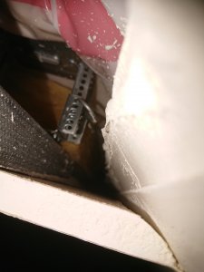 05 Dachfenster hinter Eck links unten.jpg