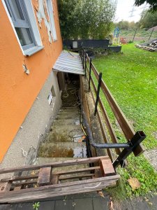 Treppenabgang außen.jpg