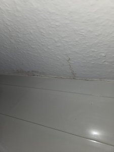 Innen oben links von Balkontür.jpg