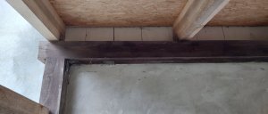 Mauerwerk außen. Das Dach ist vom anliegenden Carport.jpg