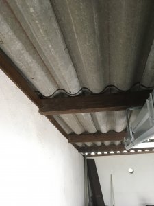 Garage links Richtung Traufe mit Aussenwand.jpeg