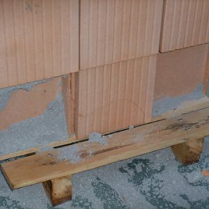 in jeder Palette x kaputte Steine