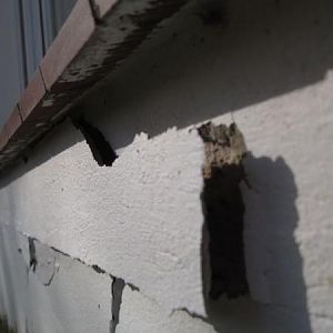 Aufgeplatzte Mauer2neu