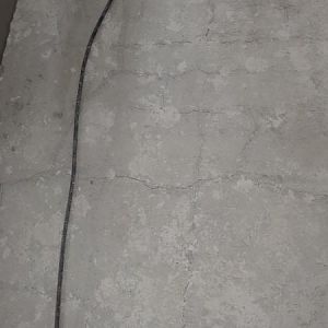 Risse im Betonboden OG Flur 1 Detail