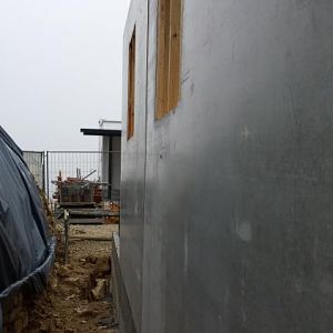 Aussenansicht Fertigteile - Wand welche uns heute im Keller eine feuchte Stelle beschert