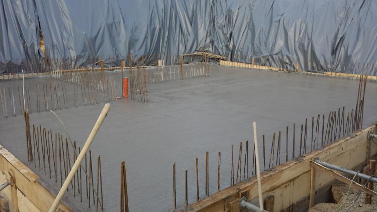 Bodenplatte mit Fugenband