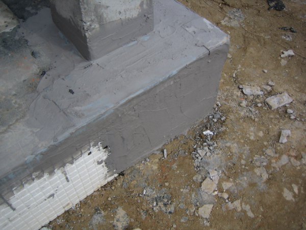 Dämmung runter - Kalksandsteine aufgemauert, jetzt steht die 11,5er Ziegelblende fest