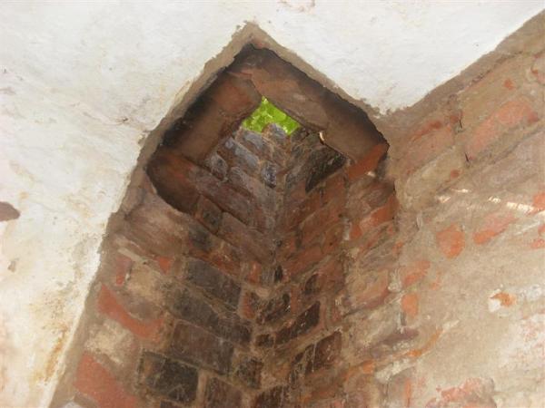 Ob ich das als Oberlicht nutzen kann? Ich lasse es lieber offen. Ab und an kocht die Frau noch selbst :-D.