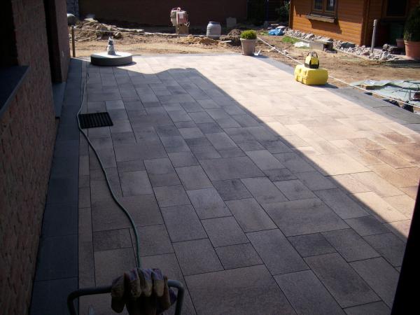 Terrasse mit Nanotech beschichtetem Pflaster.